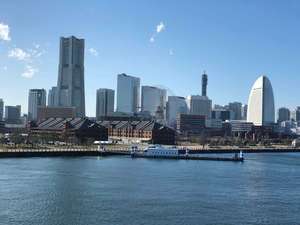 横浜の大桟橋でほっこり日向ぼっこのブログ画像