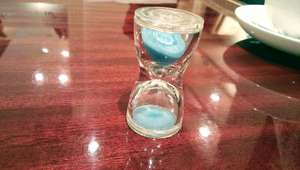 紅茶の待ち時間に砂時計のブログ画像